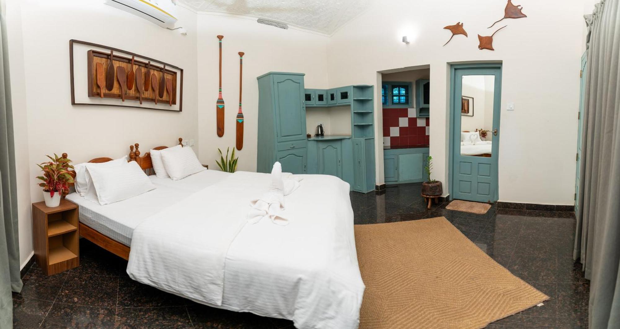 Paddlecult Surf Retreat Bed & Breakfast Varkala Exterior photo