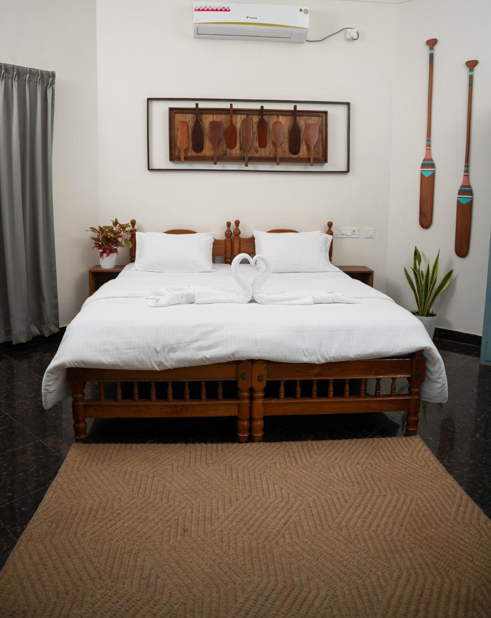 Paddlecult Surf Retreat Bed & Breakfast Varkala Exterior photo